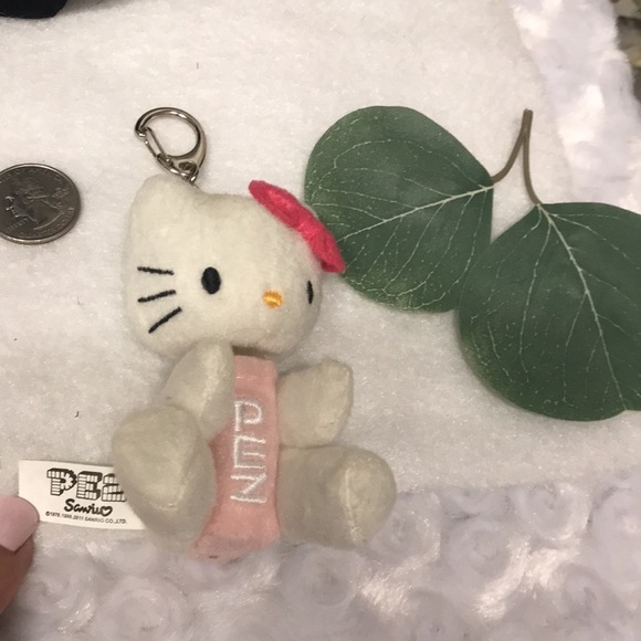 Hello kitty set Vintage belt loop Hello Kitty Pez case w/ playing card - Japan - Picture 5 of 13